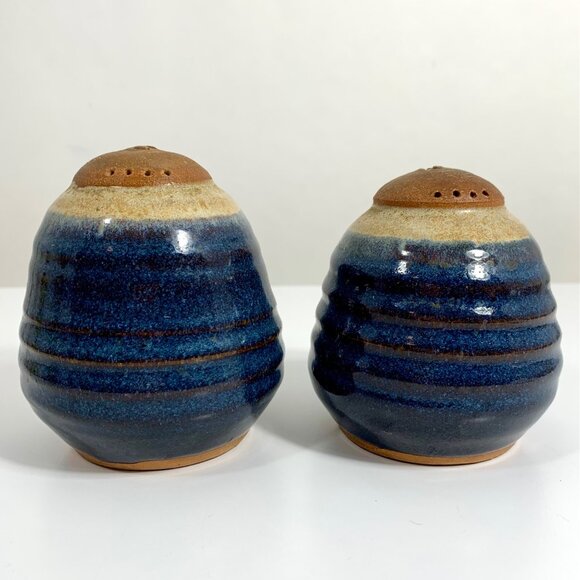 1983 Handcrafted Blue Ceramic Salt & Pepper Shaker Set Ribbed Design MCM Signed - Picture 1 of 9